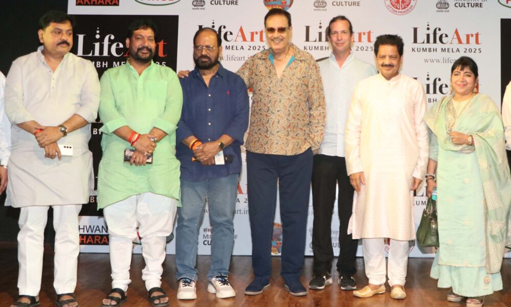 Hollywood Producer Ran Mor, Udit Narayan, and Deepak Parashar and ...